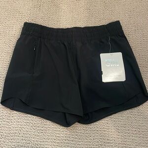 Athleta Girl Heart The Hustle 2.5” Black Shorts Size 14/XL